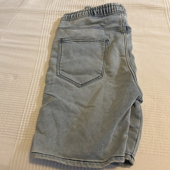 Zara shorts - Picture 2 of 4
